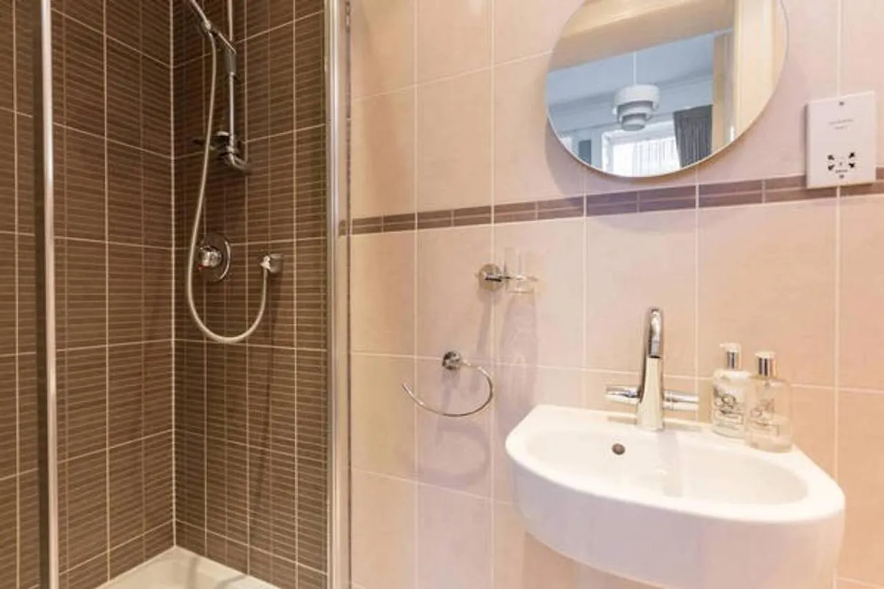 Altido Amazing Hanover St Apt In City Centre 2Br, 2Bath Edinburgh 0*,