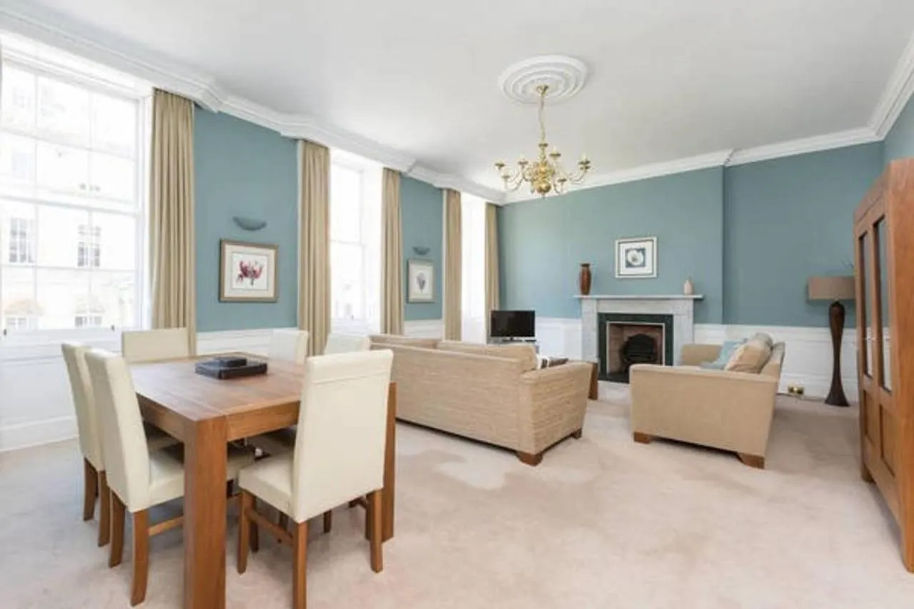 Altido Amazing Hanover St Apt In City Centre 2Br, 2Bath Edinburgh 0*,  United Kingdom